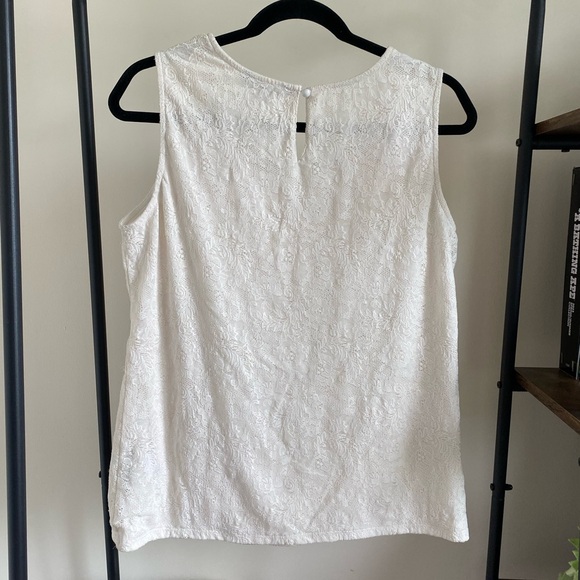 KENNETH COLE lace sleeveless top with back button - Picture 4 of 5